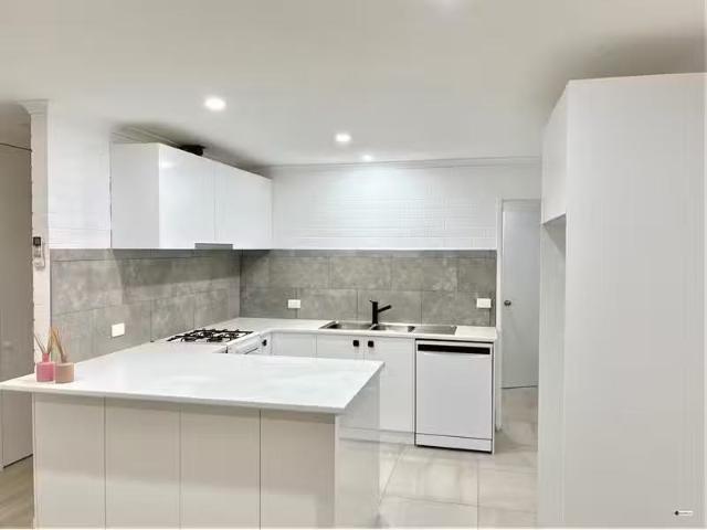 Just in! 3/902 Doland Street, West Albury House for rent List.