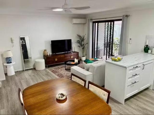 Cozy 3/92 Dobson Street, Ascot, QLD 4007