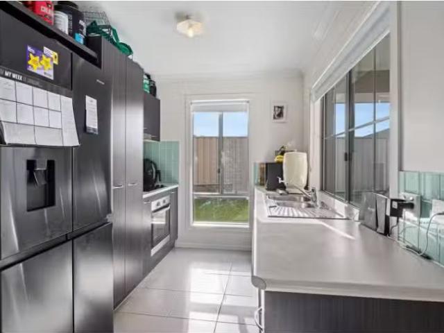 Cheap 39 Kendall Drive, HAMILTON VALLEY House for rent Listed.