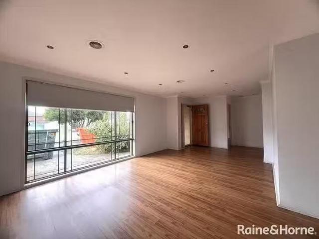 Rental! 39 Kirkstone Road, Point Cook, VIC 3030
