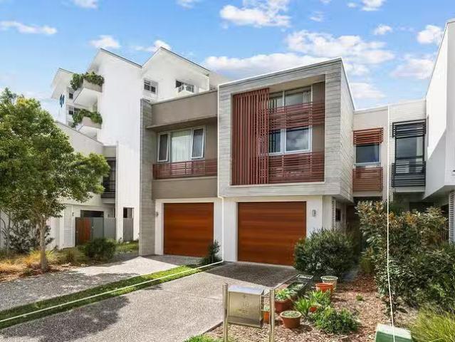 For Rent! 39 Manhattan Avenue, Robina, QLD 4226