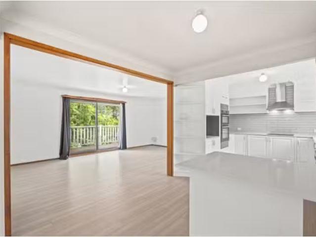 Nice 39 Noorong Avenue, Forresters Beach House for rent Liste.