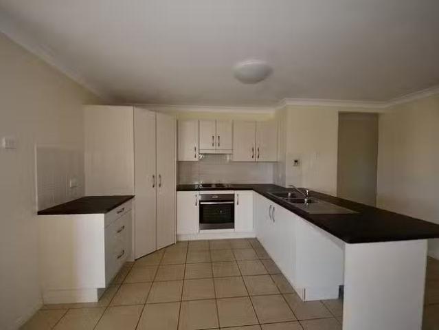 Nice 39 Seonaid Place, Gracemere, QLD 4702