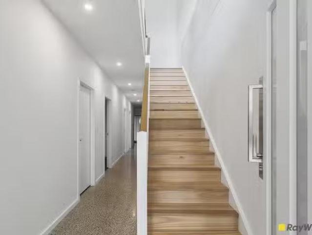 Just in! 39A Dorrigo Avenue, Woonona, NSW 2517