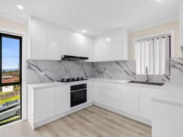 Unique 7 Warri Close, Narraweena House for rent Listed by Vic.