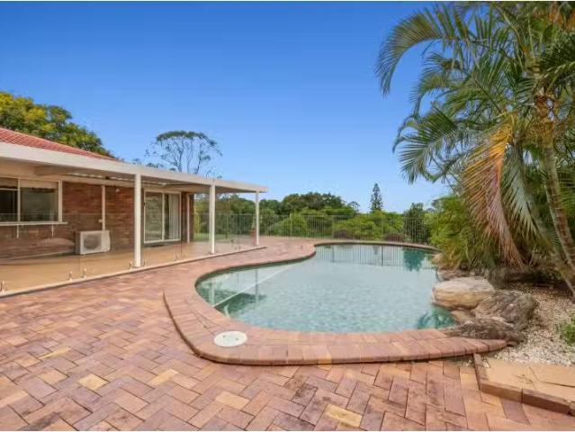 Charming 7 Carrington Court, Terranora House for rent Listed.