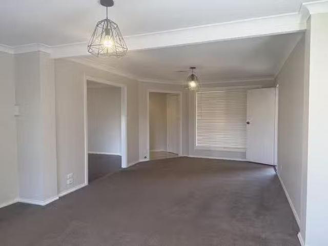 Unique 7 Cobden Place, Parkes, NSW 2870