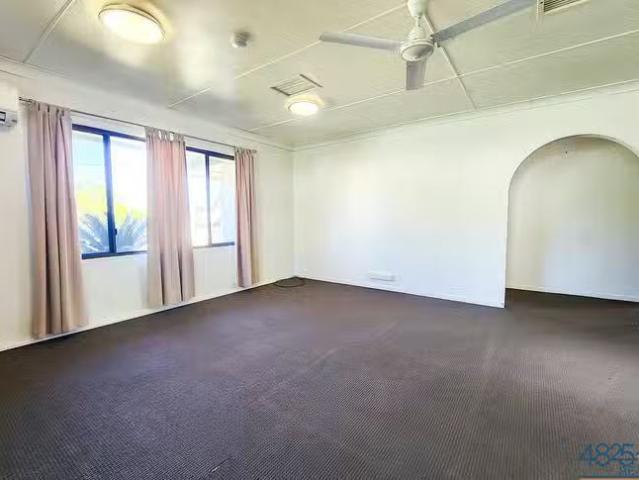 Charming 7 Copper Crescent, Townview, QLD 4825