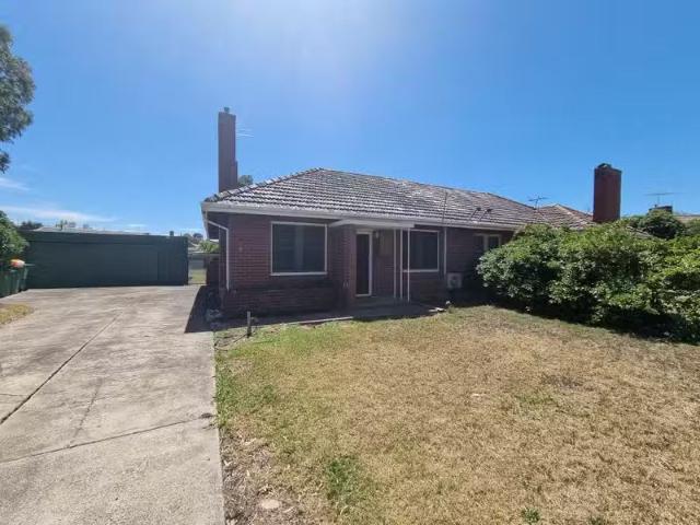 Charming 7 Dobson Crescent, Braybrook VIC 3019