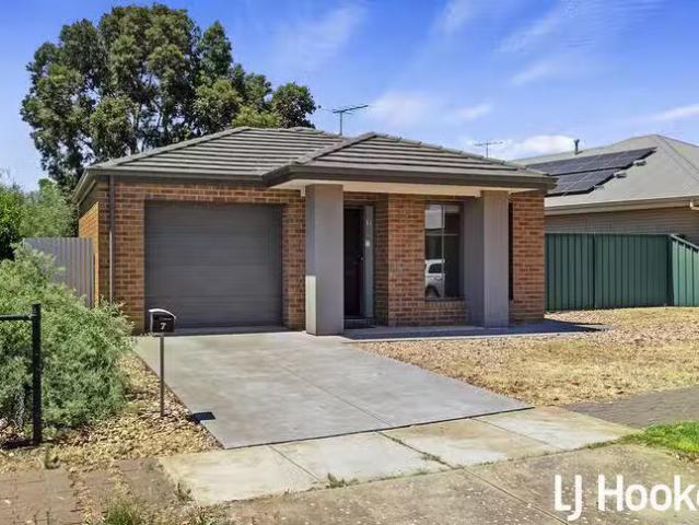 Cozy 7 Grant Street, Elizabeth Park, SA 5113