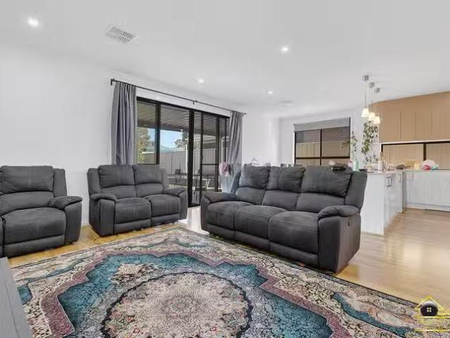 Unique 7 Inwood Avenue, Kilburn, SA 5084