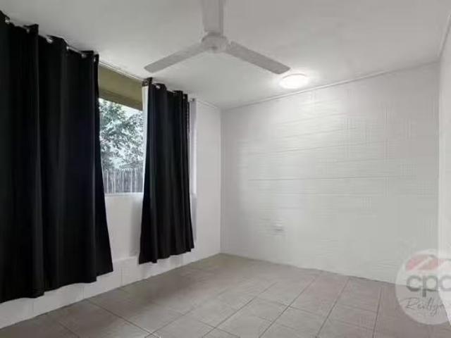 Just in! /7 Macnamara Street, Manunda, QLD 4870