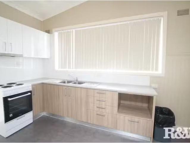 Deal! 7 Perth Street, OXLEY PARK House for rent Listed by Mel.