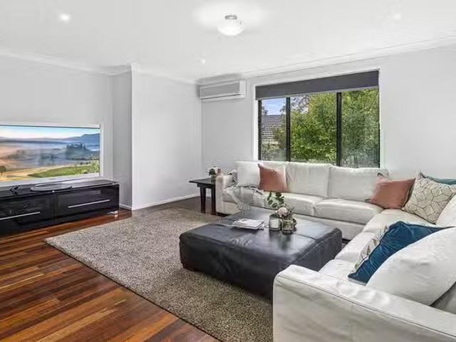 Just in! 7 Powell Street, Mangerton, NSW 2500
