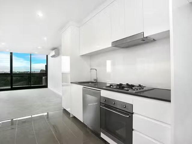 Cheap 406/54 La Scala Avenue, Maribyrnong VIC 3032