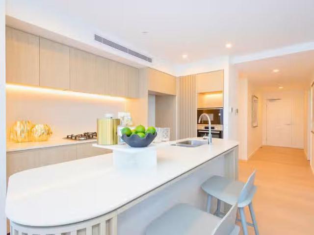 Rental! 402/180 Marine Parade, Labrador, QLD 4215
