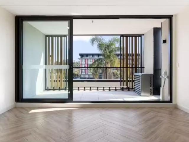 Just in! 402/6 Lacey Street, KOGARAH BAY Apartment for rent L.