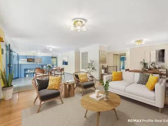 Deal! 40 Clarina Street, Chapel Hill, QLD 4069