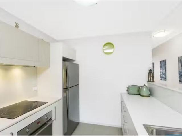 Unique 41/58 Cowlishaw Street, Greenway Apartment for rent Li.