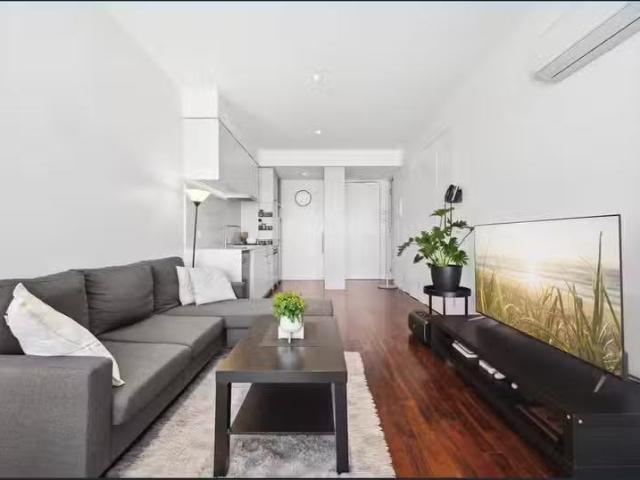 Just in! 417/660 Blackburn Road, Notting Hill VIC 3168