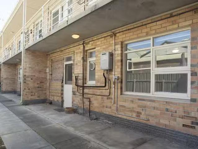 Unique 4/17 Macfarlane Street, Glenelg North, SA 5045