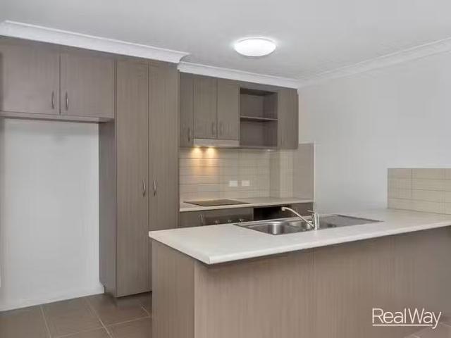 Just in! 4/18 Mirle Street, Newtown, QLD 4350