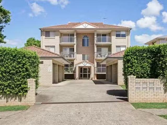 Cheap 4/107 Jackson Street, Hamilton, QLD 4007