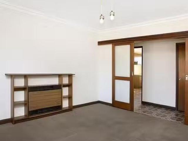 Nice 4/10 Lawson Street, Moonee Ponds, VIC 3039
