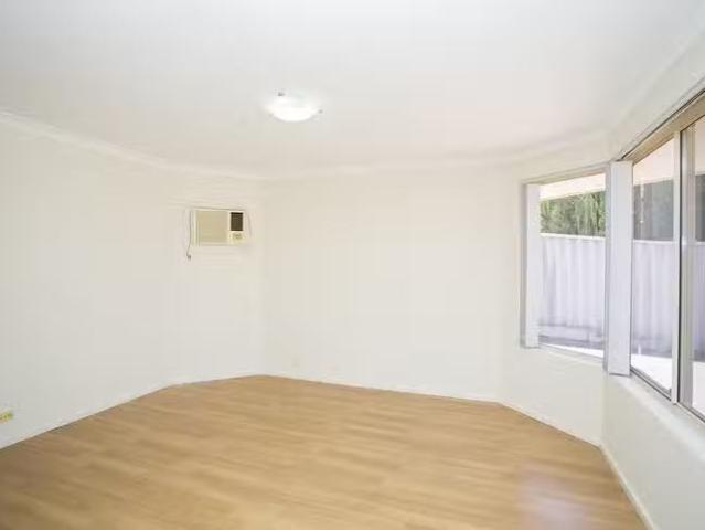 Unique 4/115 Bank Street, East Victoria Park, WA 6101