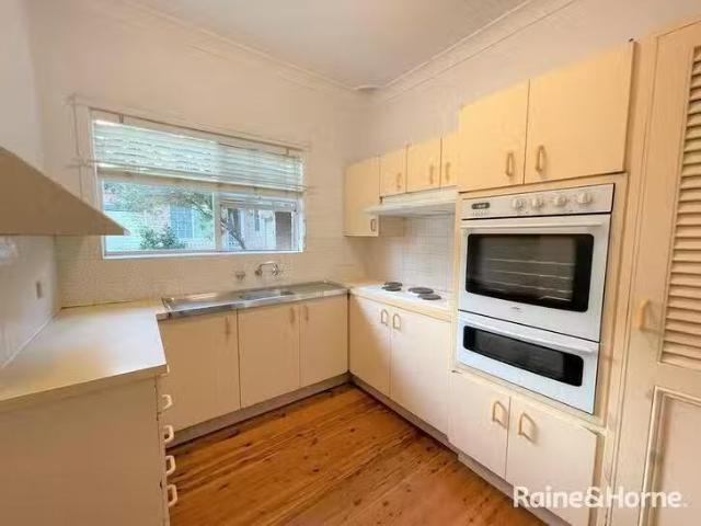 Deal! 4/11 13 Canonbury Grove, Bexley North, NSW 2207