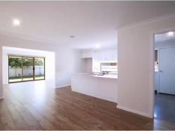 Cozy 412B Olive Street, SOUTH ALBURY Townhouse for rent Liste.