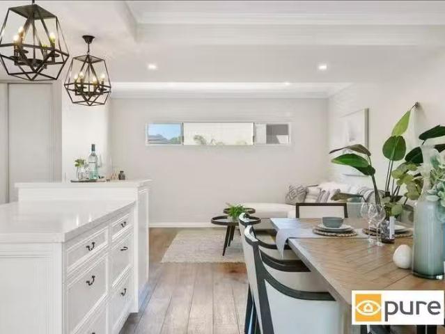 Unique 4/13 The Avenue, Crawley, WA 6009