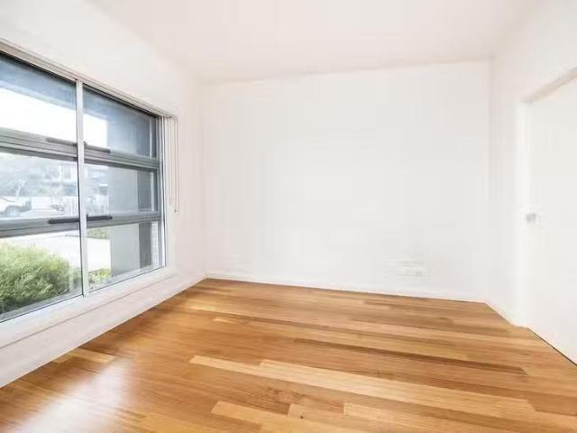 Deal! 41 View Street, Pascoe Vale, VIC 3044