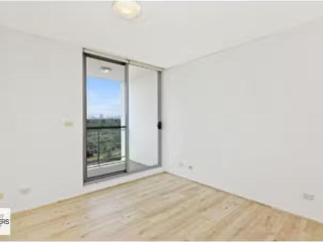 Just in! 42/5 Lusty Street, Wolli Creek Apartment for rent Li.