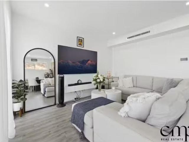 Charming 4/27 Doncaster Avenue, CASULA Townhouse for rent Lis.