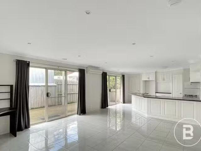 Cozy 420 Ascot Street South, Ballarat Central, VIC 3350
