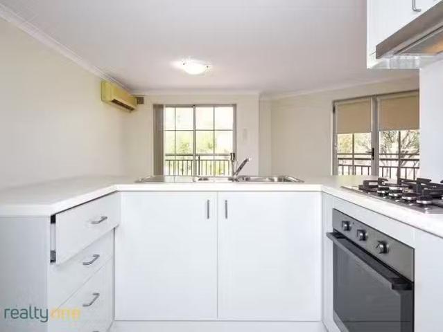 Cozy 42/167 Grand Boulevard, Joondalup, WA 6027