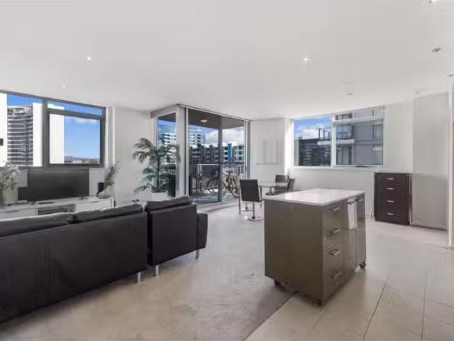 Deal! 42/3 London Circuit, City Apartment for rent Listed by.