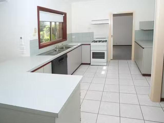 Cozy 42 Heytesbury Drive, Leopold, VIC 3224