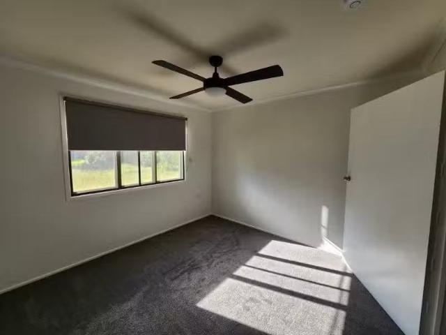 Cheap 42 Hennessy Street, Gatton House for rent Listed by Kay.