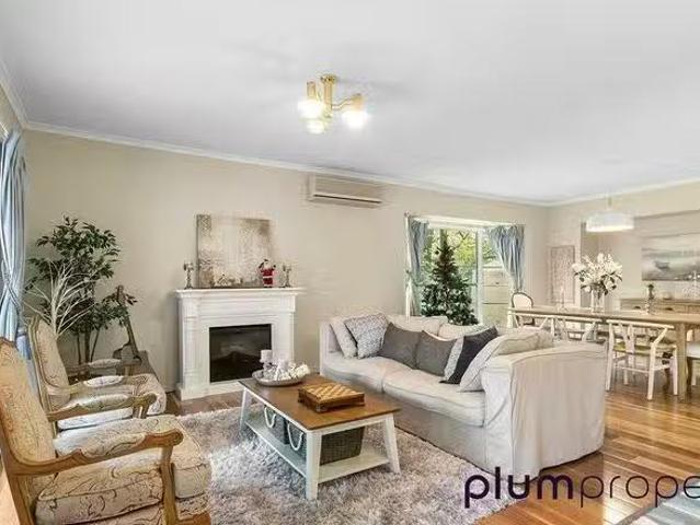 Deal! 42 Morningview Street, Chapel Hill, QLD 4069