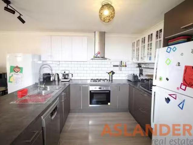 Deal! 4/34 Mallard Way, Cannington, WA 6107