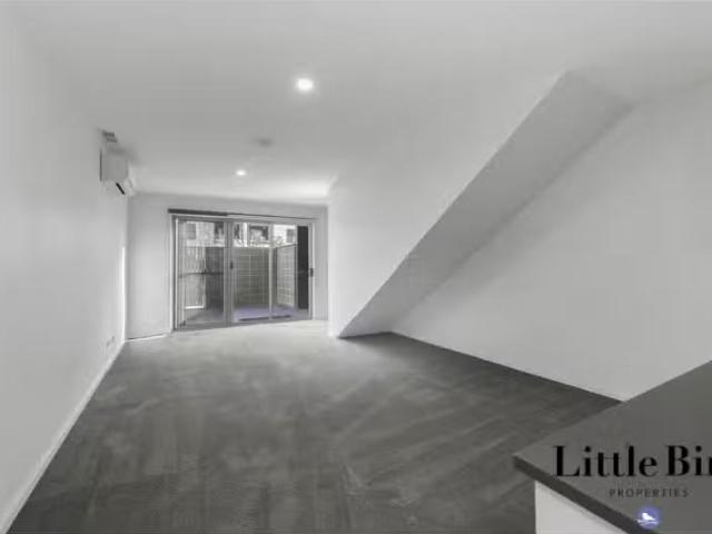 Cheap 4/35 Oakden Street, Greenway Apartment for rent Listed.