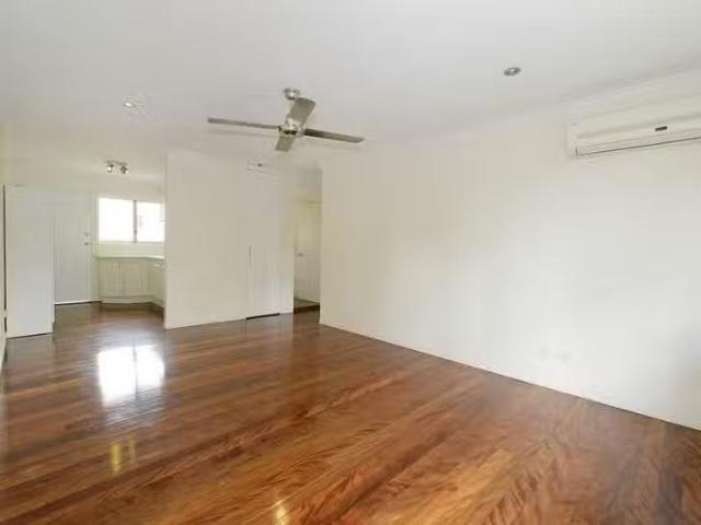 For Rent! 4/39 Barton Road, Hawthorne, QLD 4171
