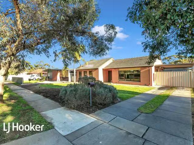 Just in! 43 Caruso Crescent, Brahma Lodge, SA 5109