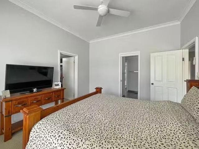 Cozy 43 Farrand Street, Forbes, NSW 2871