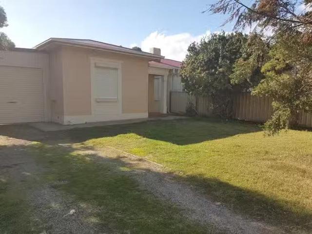 Unique 43 Old Sarum Road, Elizabeth North, SA 5113
