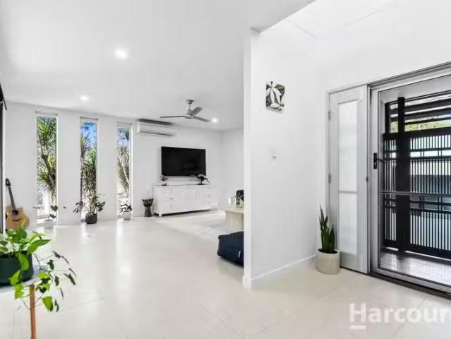 Cheap 43 Lyons Street, POINT VERNON, QLD 4655 House for Rent