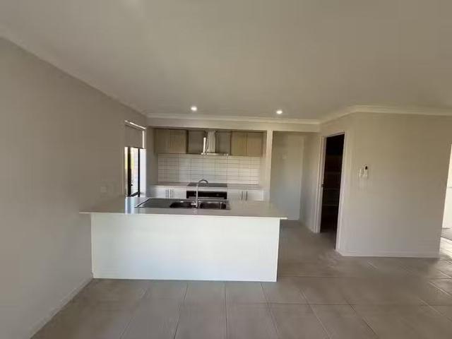 For Rent! 43 North Lakes Circuit, Burrum Heads, QLD 4659