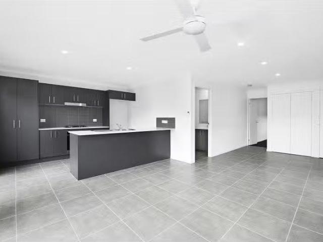 Charming 43A Springs Road, Spring Farm Apartment for rent Lis.